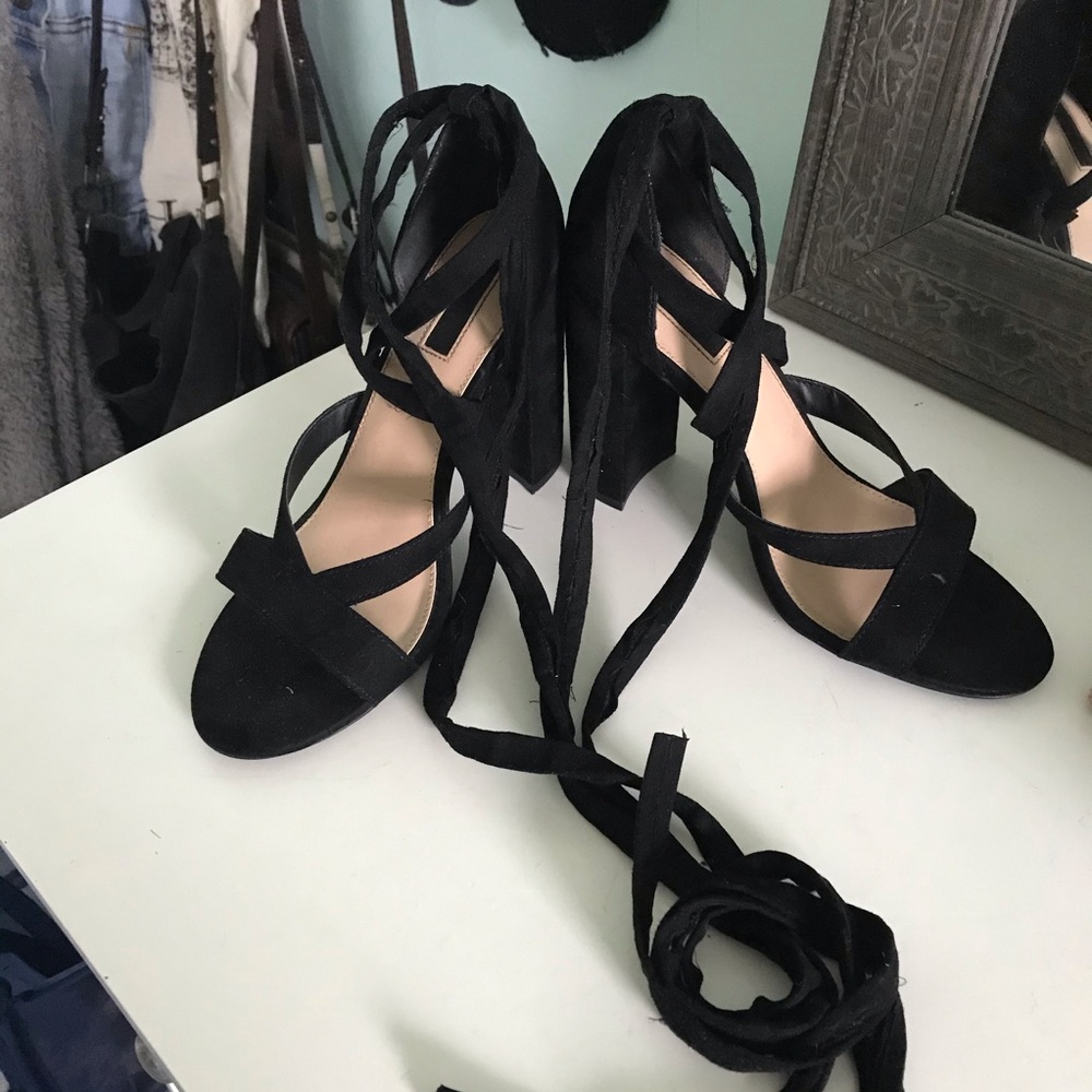 Black lace up heels size 8